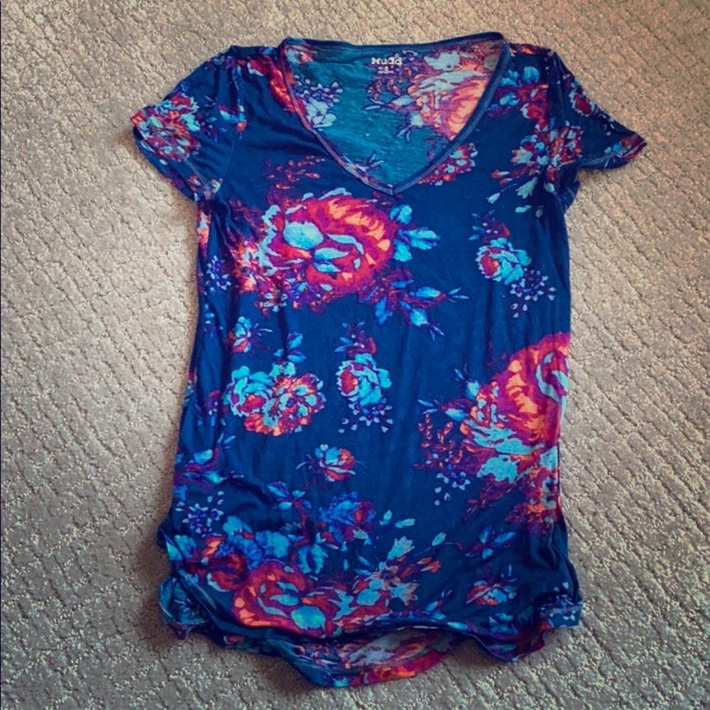 Floral pattern favorite tee